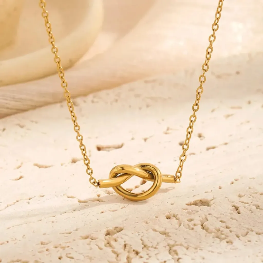 Knot Necklace