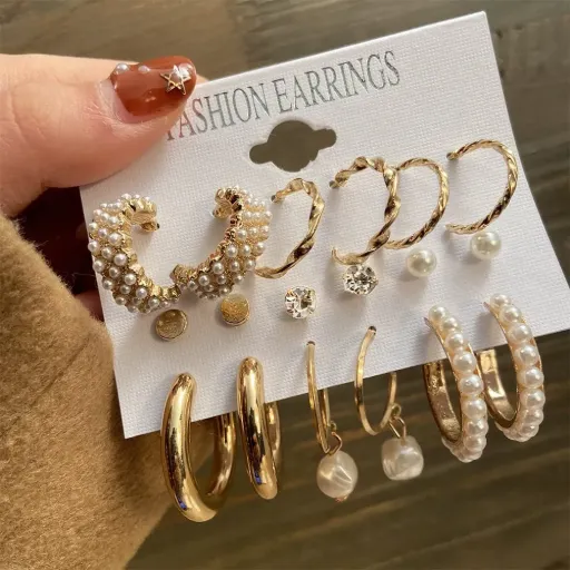 Pearl and sparkle set